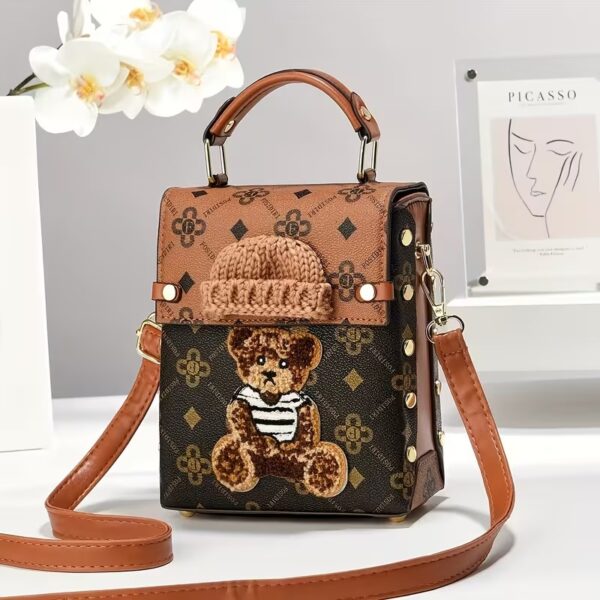 A Stylish And High-End Bear-Themed Decorative Handbag for Women
